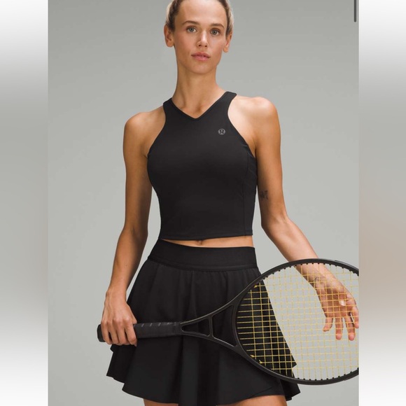 Cropped V-Neck Tennis Tank Black - Picture 4 of 10